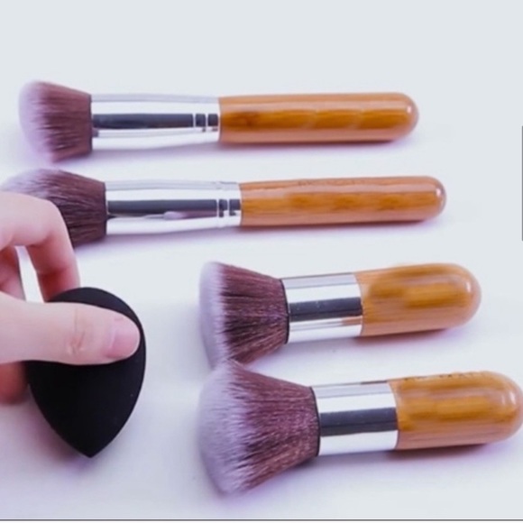 ONLY 1 LEFT!!! Professional Makeup Brushes - Picture 5 of 16